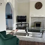 Tile Cross Entire Apartment - Near Airport, Nec & More