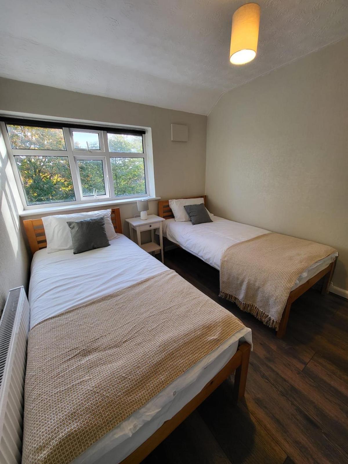 Tile Cross Entire - Near Airport, Nec & Apartment Birmingham