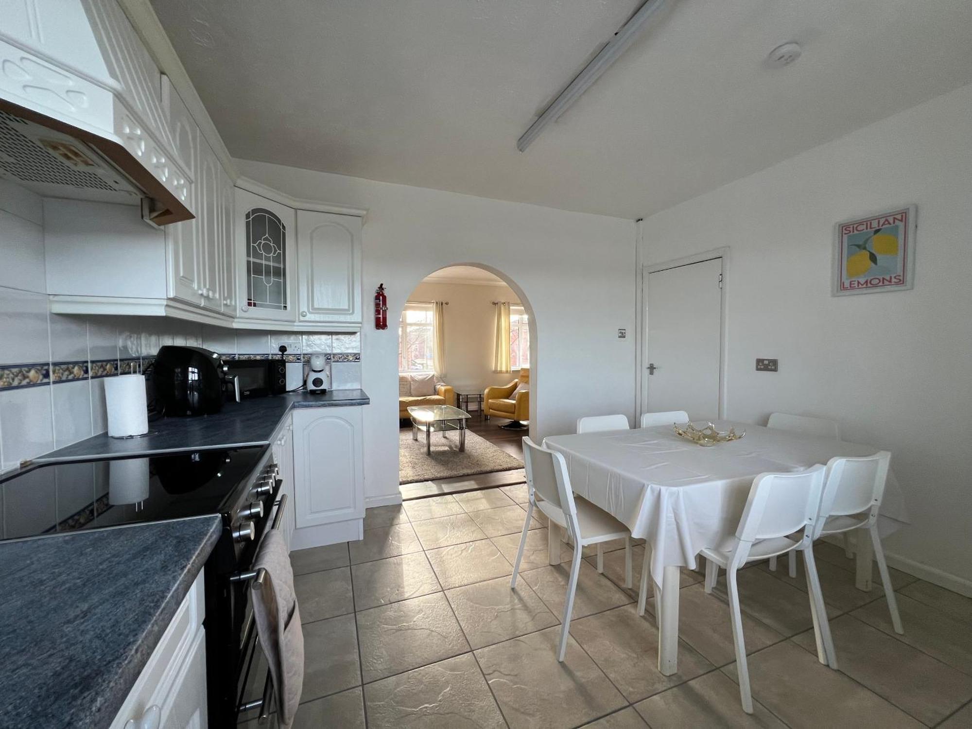 Apartment Tile Cross Entire - Near Airport, Nec & *