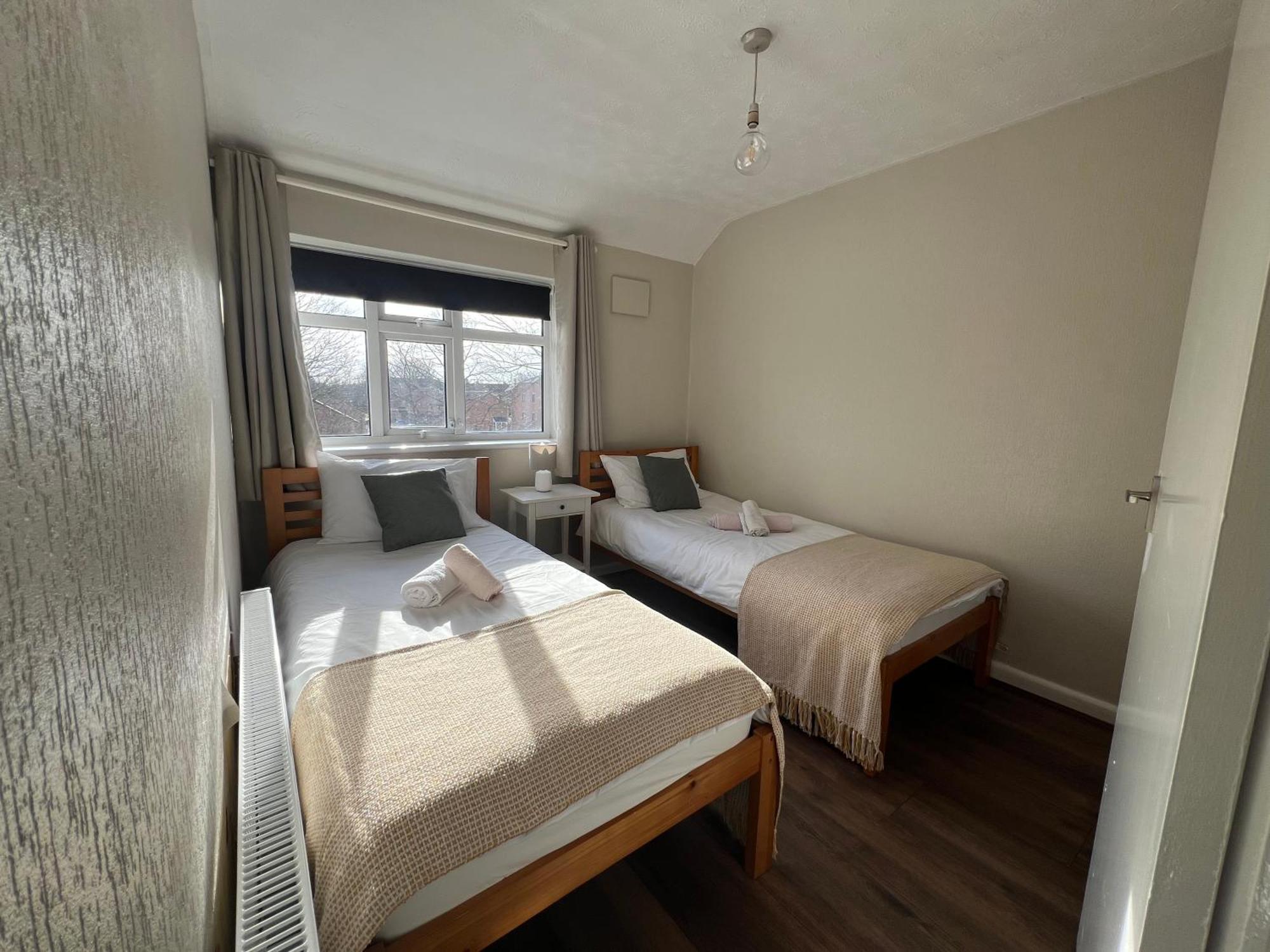Apartment Tile Cross Entire - Near Airport, Nec &