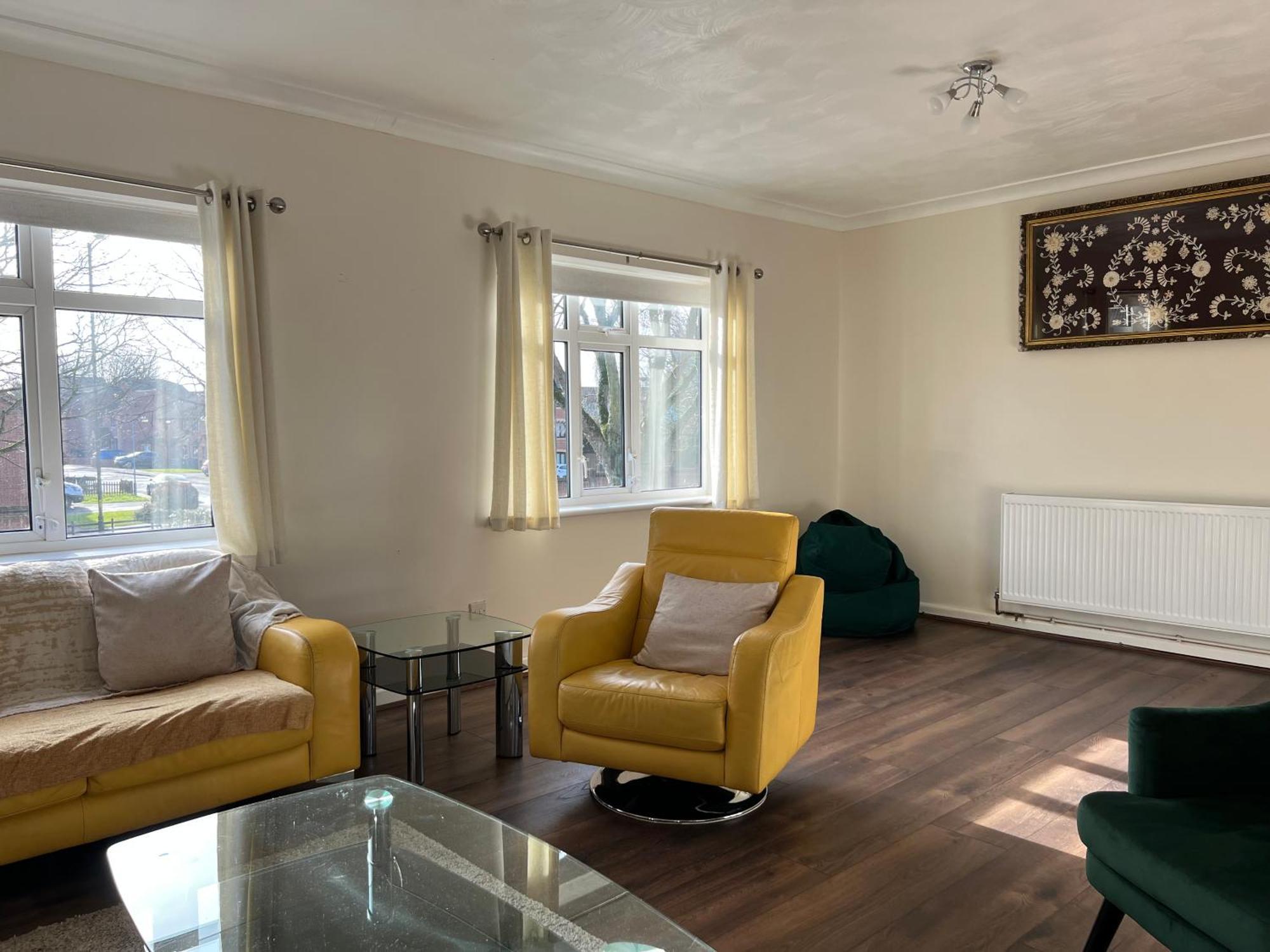 Tile Cross Entire - Near Airport, Nec & Apartment Birmingham